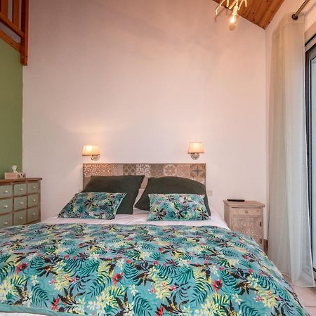 "La Combe Fleurie" Appartements & Chambres Saint-Bonnet-en-Champsaur Kamer foto
