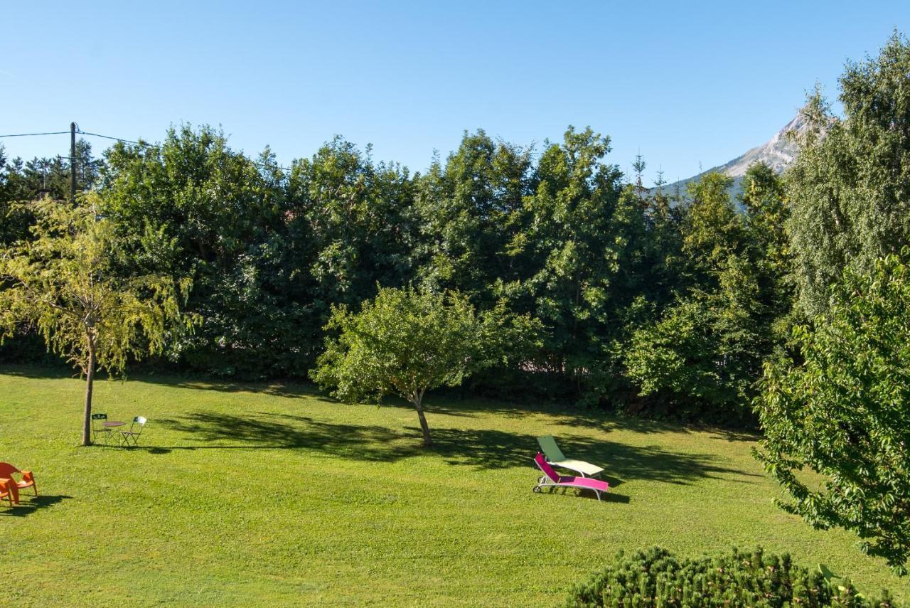 "La Combe Fleurie" Appartements & Chambres Saint-Bonnet-en-Champsaur Buitenkant foto