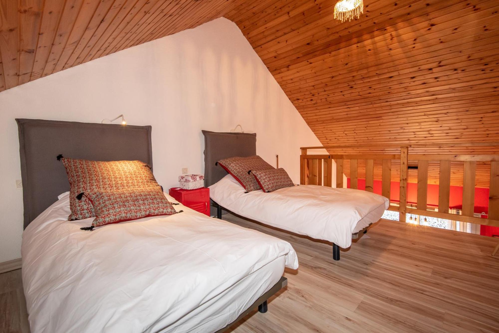 "La Combe Fleurie" Appartements & Chambres Saint-Bonnet-en-Champsaur Kamer foto