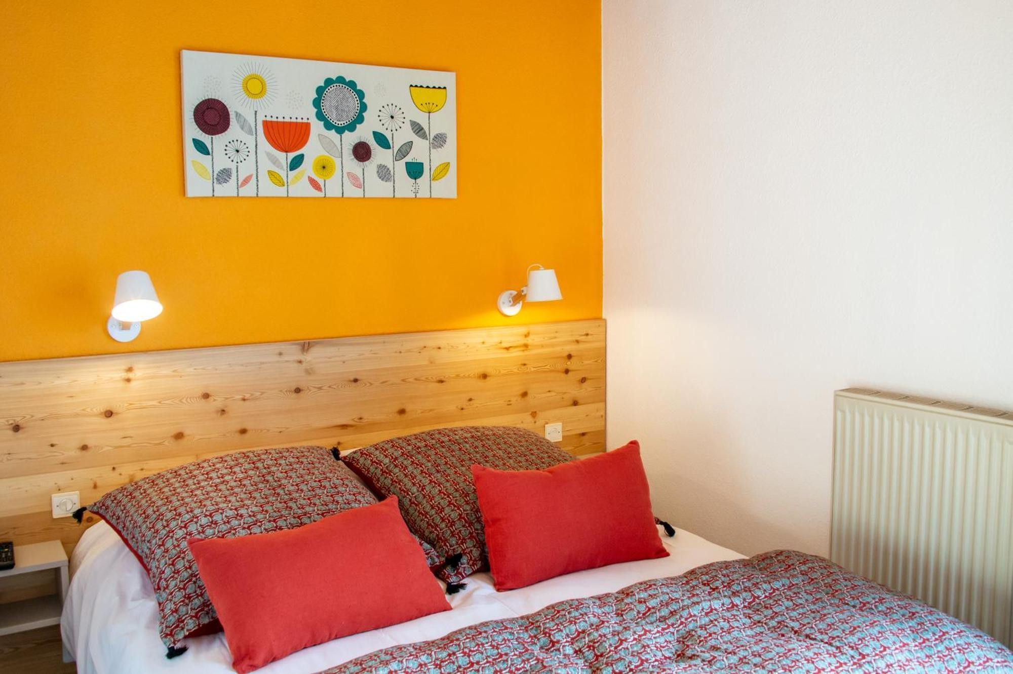 "La Combe Fleurie" Appartements & Chambres Saint-Bonnet-en-Champsaur Kamer foto