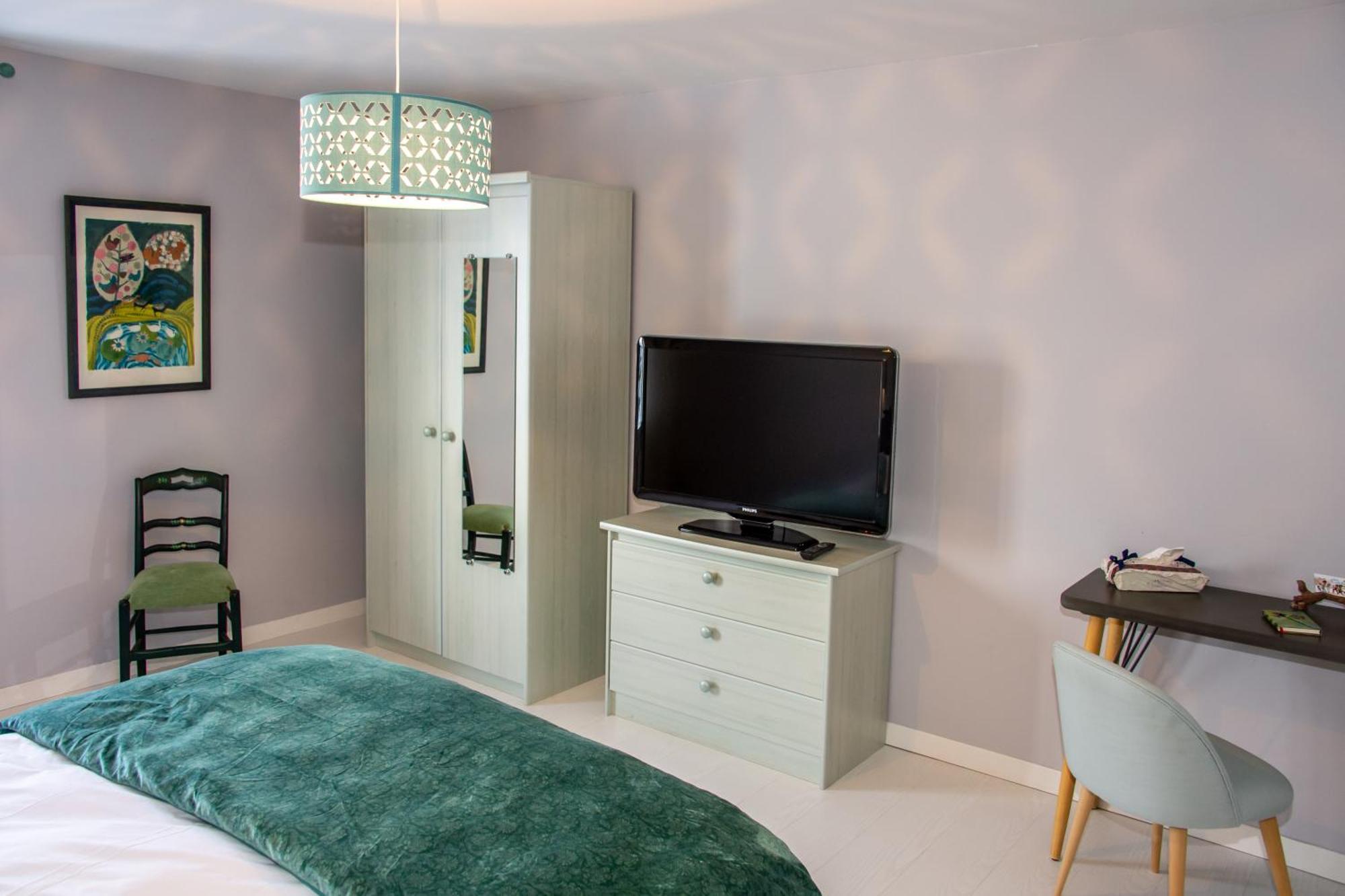 "La Combe Fleurie" Appartements & Chambres Saint-Bonnet-en-Champsaur Kamer foto