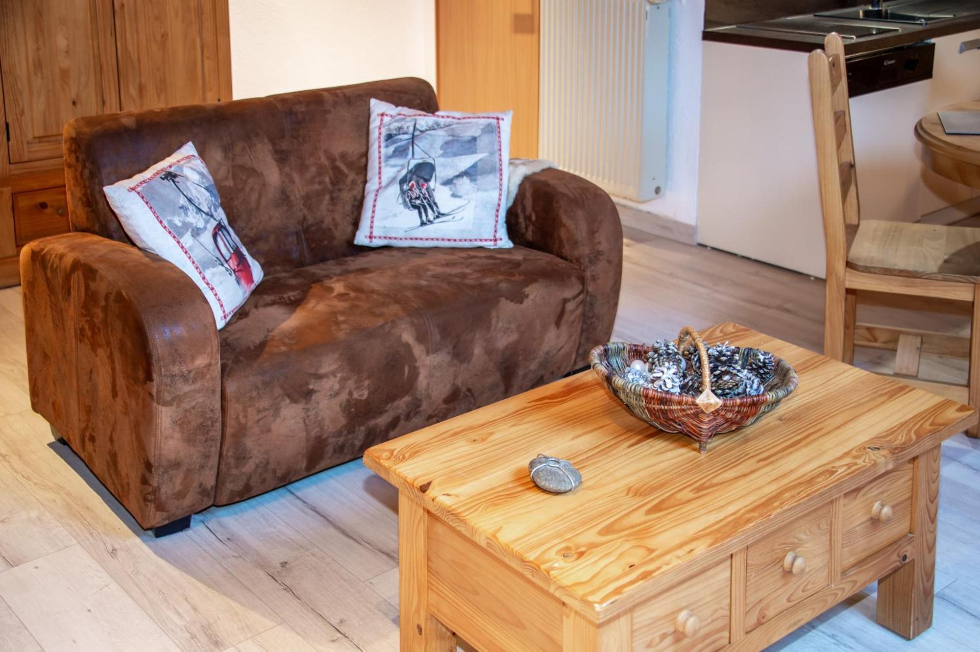 "La Combe Fleurie" Appartements & Chambres Saint-Bonnet-en-Champsaur Kamer foto
