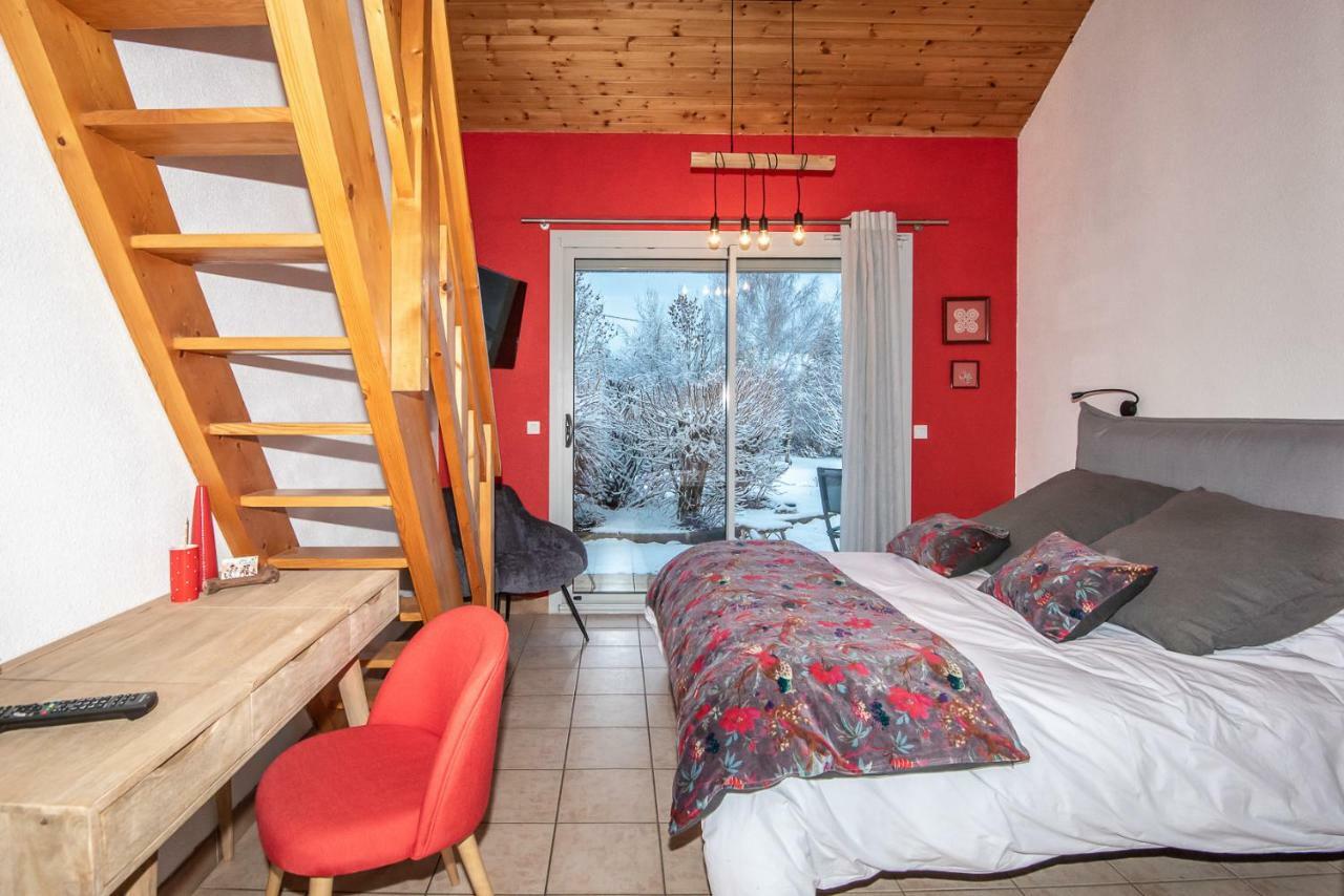 "La Combe Fleurie" Appartements & Chambres Saint-Bonnet-en-Champsaur Buitenkant foto