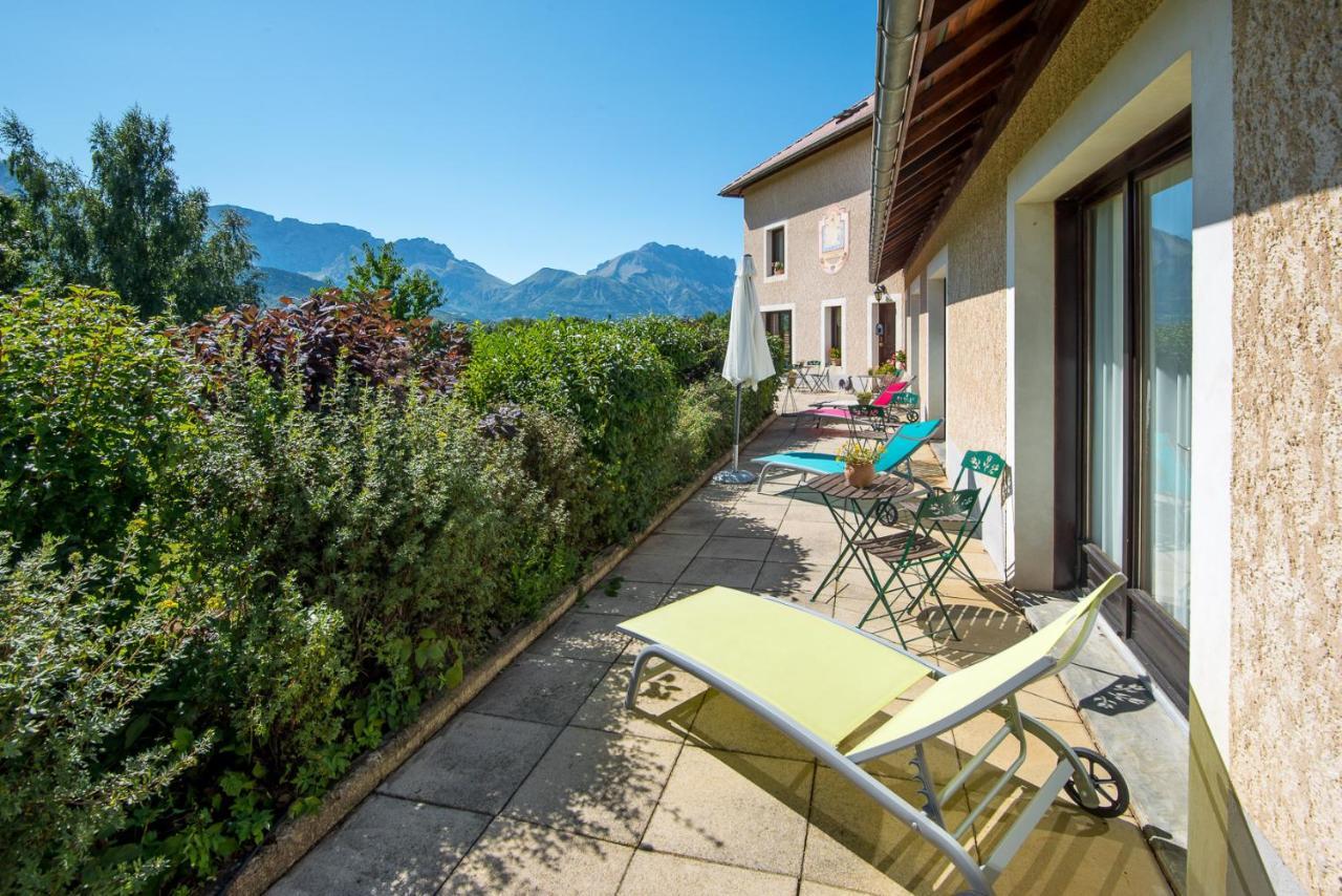 "La Combe Fleurie" Appartements & Chambres Saint-Bonnet-en-Champsaur Buitenkant foto