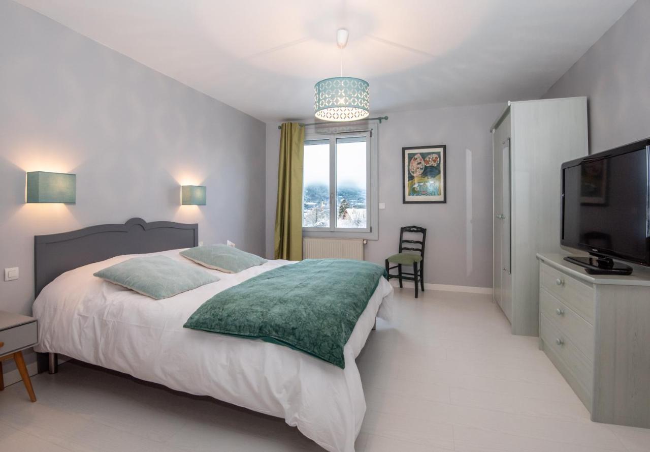 "La Combe Fleurie" Appartements & Chambres Saint-Bonnet-en-Champsaur Buitenkant foto